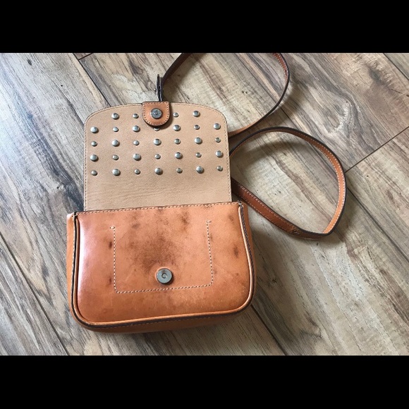 Banana republic leather crossbody purse - Picture 5 of 6